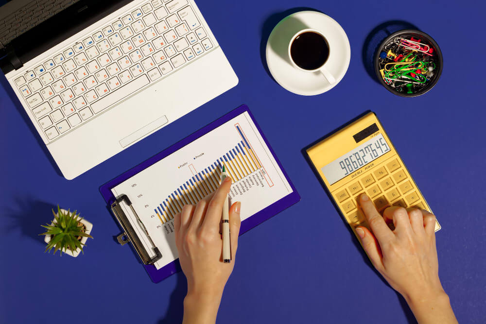 Monthly vs. quarterly bookkeeping